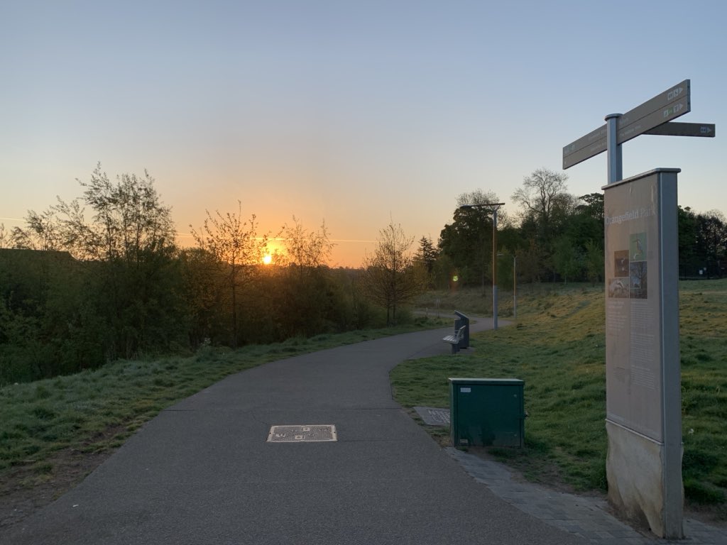 Early morning commute to work #connswatercommunitygreenway #sunrise #eastbelfast #orangefieldpark @ConnsGreenway @WeatherCee @barrabest @newslineweather @apmcguigan @angie_weather