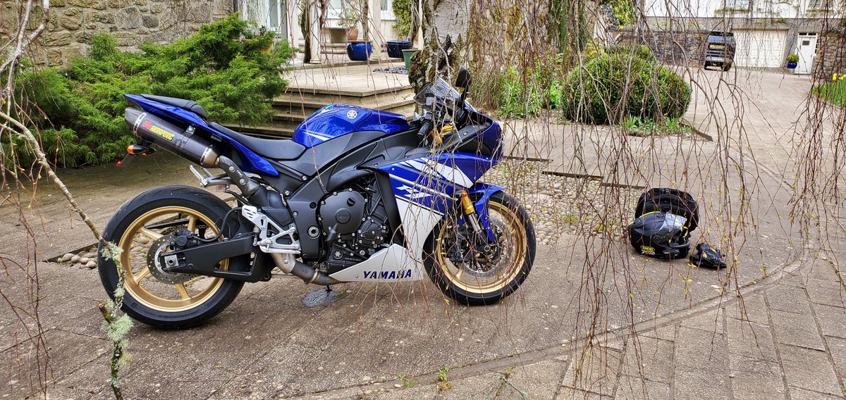 mototingle's tweet photo. Just spoke to @JCMGmotorrad They haven't done anything. Nadda! They want the RAC policy details to get authorisation to examine it, Lol. it's been in their possession for 16+ days. - Awful service from purchase to warranty. Spitting out hot coolant, no drive *Rejected!* #RefundMe https://t.co/A8uiqzTdCf