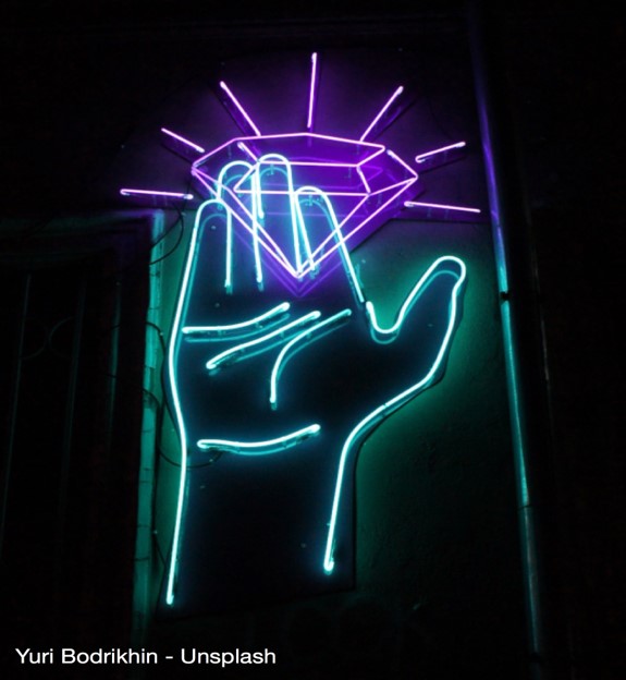 createCN's tweet image. Our 'CV/Interview Nuggets' w/shop explores the importance of #stories. They help us remember, and BE remembered! Join us 3-4pm today for some #toptips on improving your #confidence and when applying for jobs. #FREE for #Hertfordshire residents
createnetwork.community/online-tp