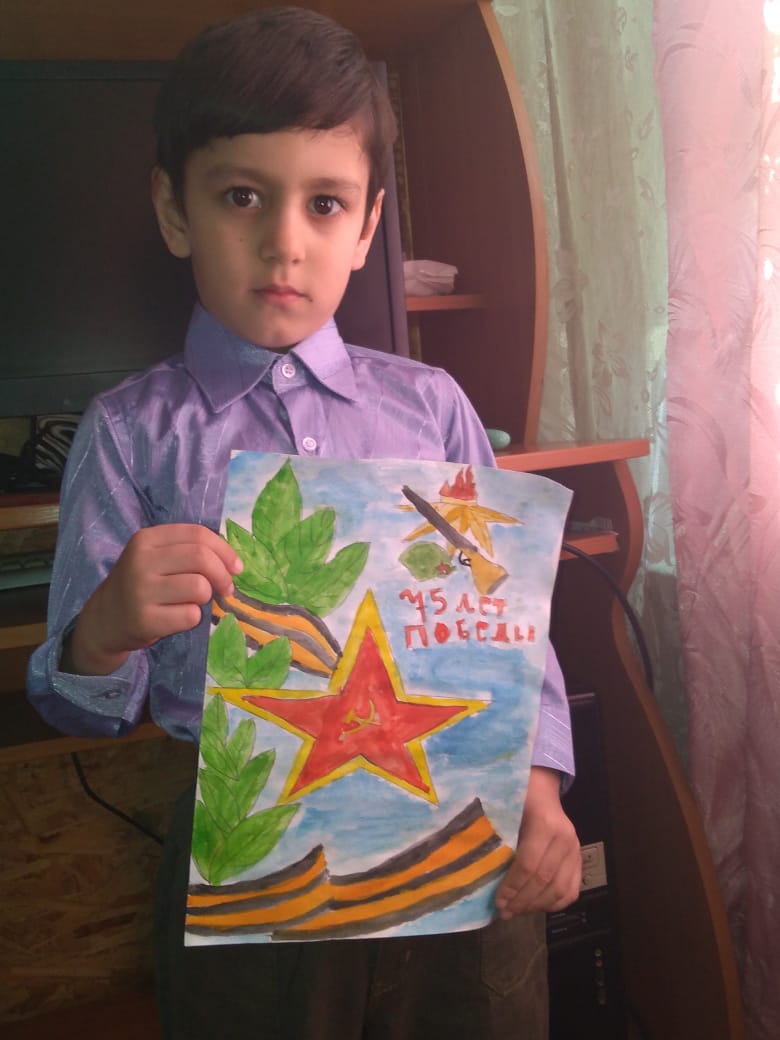 МДОУ "Детский сад №2" 
Великий праздник, День Победы,
Никто не вправе позабыть.
Нам мир отвоевали деды,
И мы должны его хранить!