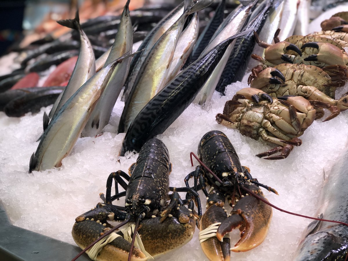 LeicesterMarket's tweet photo. If you need fresh produce, visit Leicester Market &amp; pick them up with ease whilst supporting our local traders. 

Measures have been taken for social distancing &amp; would like you to respect each other &amp; keep two metres apart.

#freshproduce #meat #cheese #freshfruit #shoplocal https://t.co/9ZkTrcv4u6