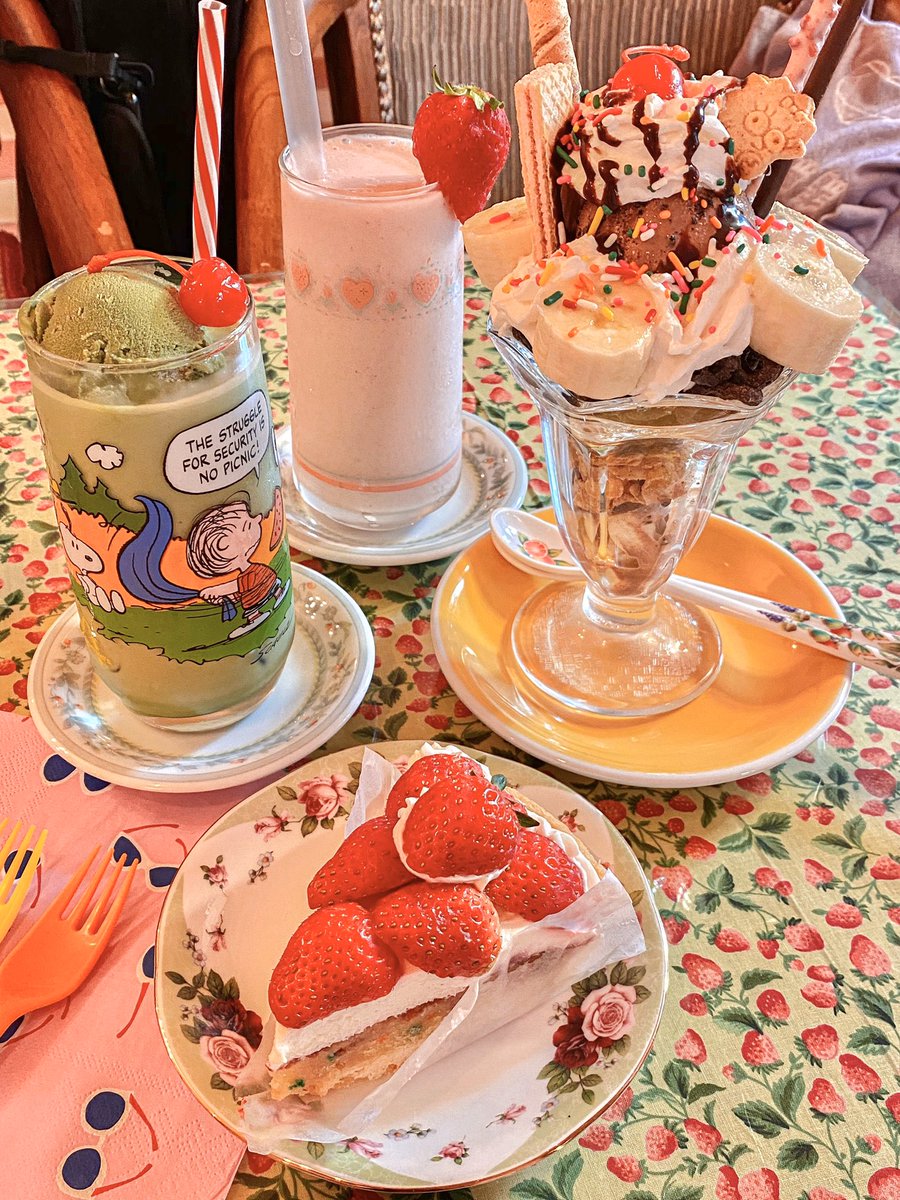 Chaeeeri's tweet photo. 냠냠🍓🍒 https://t.co/7jsGsY5dw2