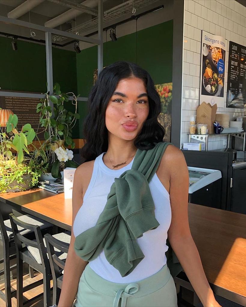 briarpucklaced's tweet photo. 𝙁𝙞𝙣𝙙 𝙘𝙤𝙢𝙛𝙤𝙧𝙩 𝙞𝙣 𝙩𝙝𝙚 𝙘𝙝𝙖𝙤𝙨 ✨ https://t.co/V9zdFJWfNX