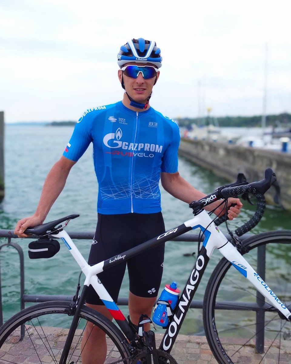 RusveloTeam's tweet photo. Now, after dozens of hours of indoor trainings, it’s important to recall how to brake and turn on the road 😁🚴♂️
#RockTheRoyalBlueJersey #GazpromRusVelo #backtocycling https://t.co/LdLtxZmchb