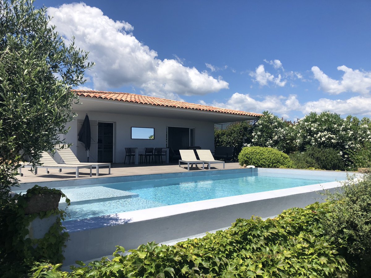 AzurMediaPresse's tweet photo. https://t.co/Rv7qc92fDr Envie de bleu découvrez cette superbe video https://t.co/LIuEIRz8T8 > dites moi ce que vous en pensez... puis repassez par le site https://t.co/Rv7qc92fDr ça peut faire du bien😉 ah ! oui les Likes , les Partages ... nous on adore #vacances #corse #corsica https://t.co/pSCWn3lLSC