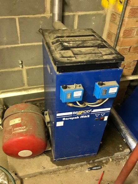 Flowmechltd's tweet image. Before &amp;amp; after pictures of a pressurisation unit fitted during lockdown to keep hot water on for a working kitchen! #Flowmechltd #Lockdown #essentialservices #keyworkers #StayHomeStaySafe