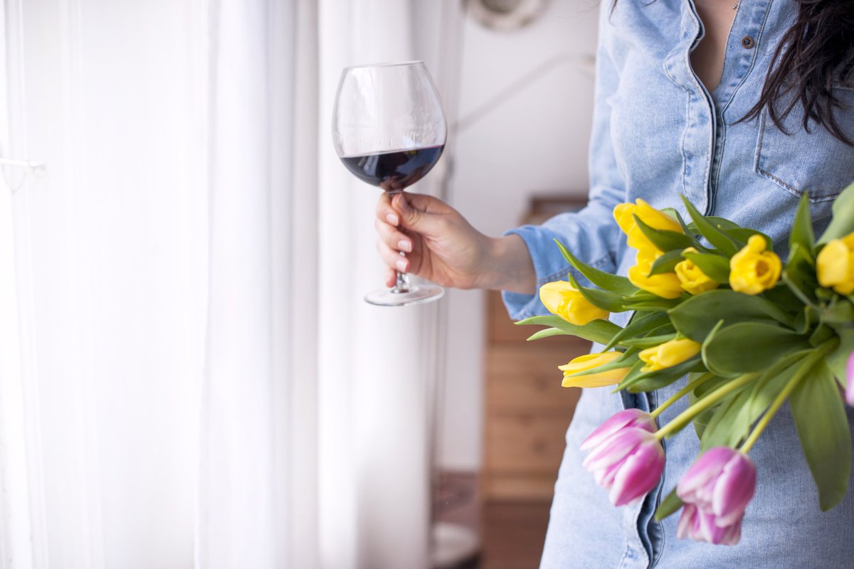 toasstwines's tweet photo. Give her something to savour this Mother's Day. The Best of Toasst box, with 6 of our most loved wines, available at https://t.co/alSQH8CUS8. #toasstbetter #winebetter https://t.co/n0iwGfYpcE