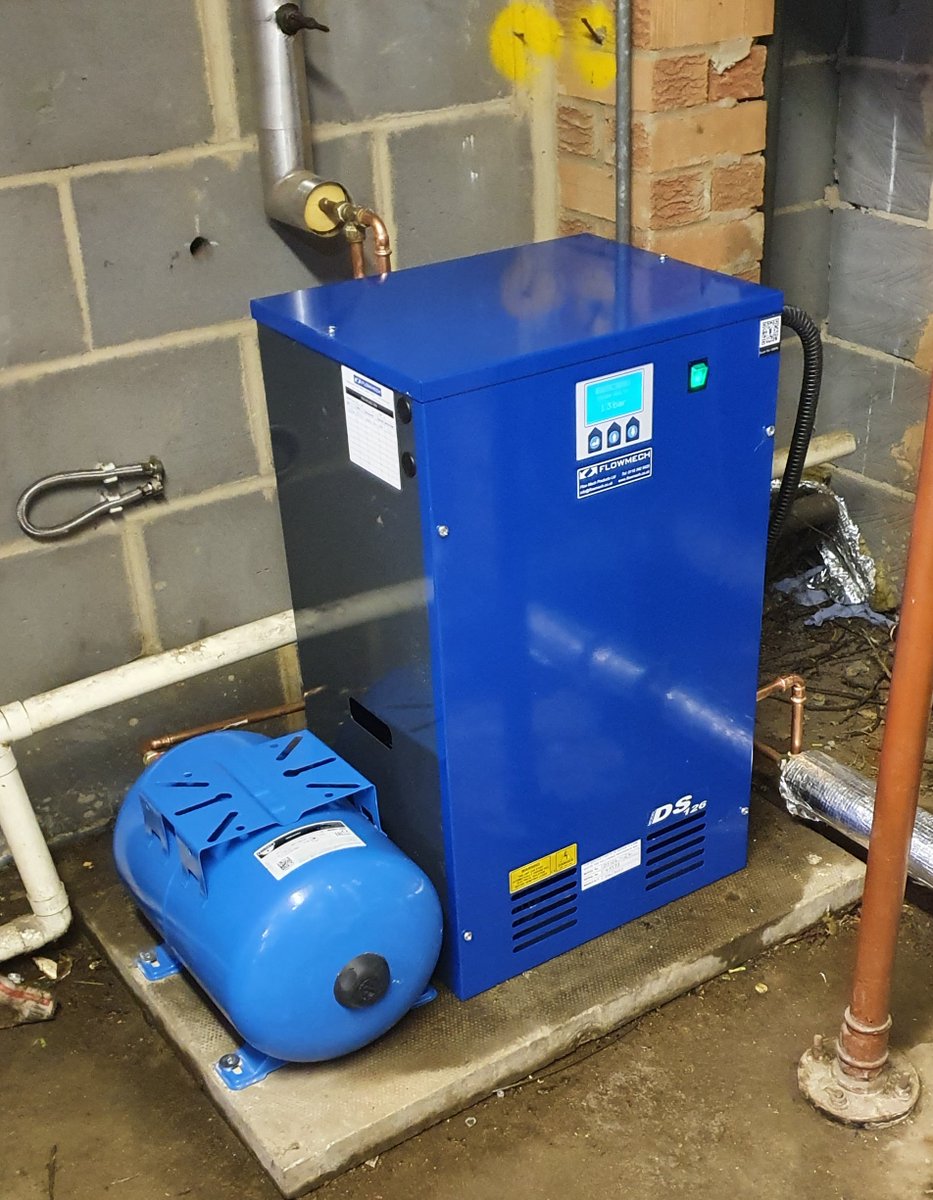 Flowmechltd's tweet image. Before &amp;amp; after pictures of a pressurisation unit fitted during lockdown to keep hot water on for a working kitchen! #Flowmechltd #Lockdown #essentialservices #keyworkers #StayHomeStaySafe