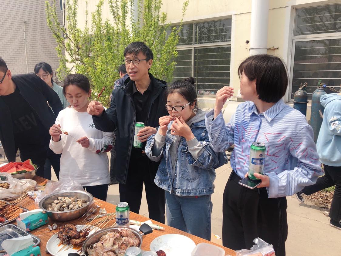 cn005d's tweet image. BETT Team building