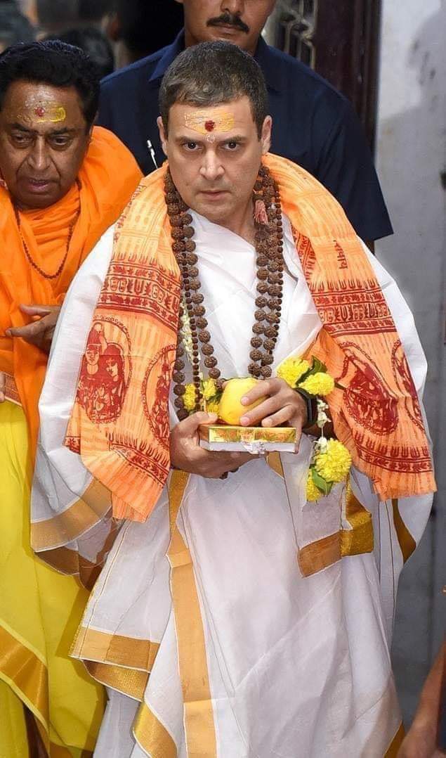 ushajoshi44's tweet photo. मुझे तो यह पाखंडी लग रहा है।
और आपको ? https://t.co/fOYUebG9p2