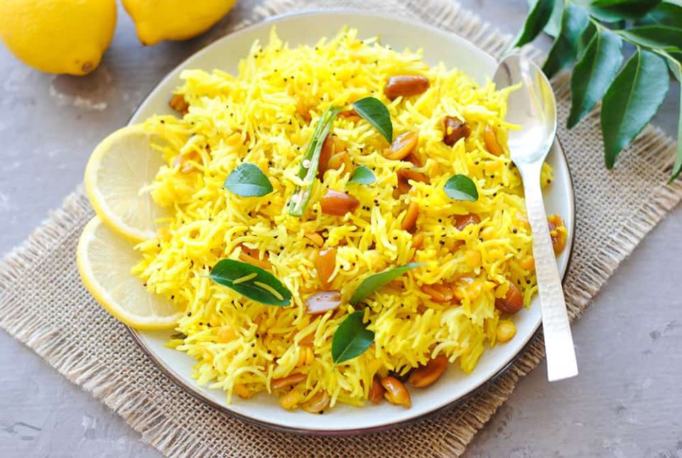IndiaCanteen's tweet photo. This #easy lemon rice recipe will convert your leftovers into a finger-licking dish. #Crispy onions, curry leaves mustard seeds, turmeric and lemon juice are enough to make this dish though you can add some extra spices and ingredients too.

#IndiaCanteen #LemonRice #Delicious https://t.co/LVVlFlG4Kq
