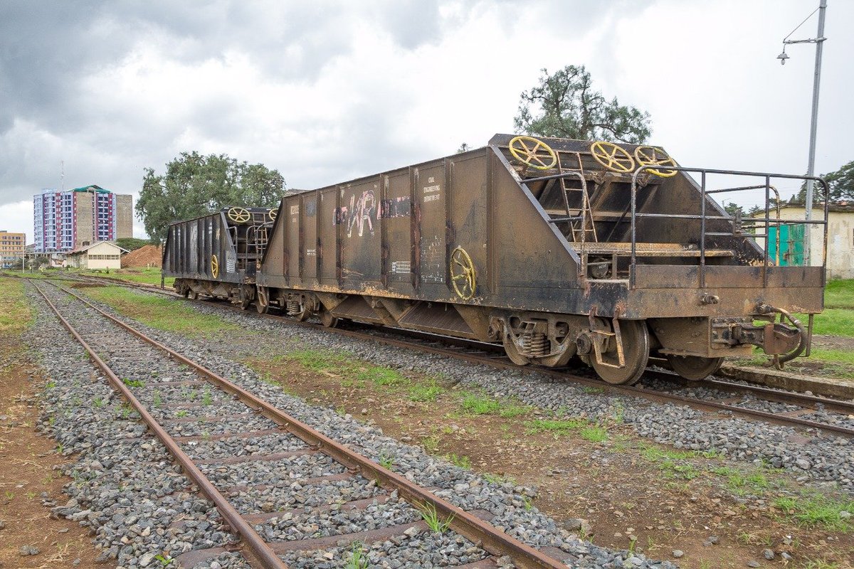 dg_mwaniki's tweet photo. The Health Crisis must be handled simultaneously with the Economic crisis it has birthed. Acceleration of Nanyuki-Nairobi railway line, revival project, is most welcome. Central Region Economic Bloc #CEREB must align its revival strategies along this project - to #KomeshaKorona https://t.co/QkQeOY4teS