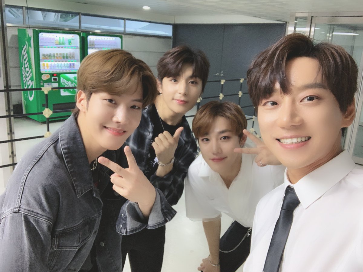 allaboutgolcha's tweet photo. 2012년 경, #골든차일드 #이대열 #최성윤 #이장준 (당시)연습생은 보컬트레이너 황치열에게 노래를 배웠다. https://t.co/xziYBMm3eD