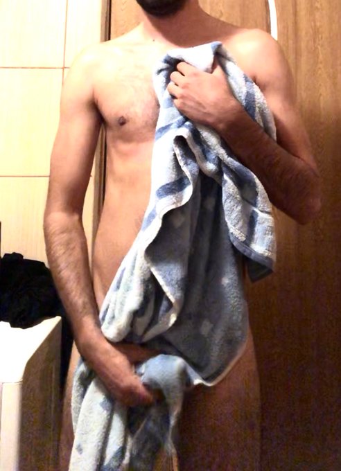 Should I drop the towel??https://t.co/fPJuxc2i52 https://t.co/A8FsbceCLH<a href="/tag/payday"class="tags"><span>#payday</span></a>