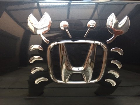 あじぇねこ 広い画だけどこれってカニさん本体だけなのねヾ 3ﾉｼヾ ﾉｼ バイクに張り付けるにはホンダ自動車のエンブレムも買ってこなきゃ W ﾐｮｰﾝ