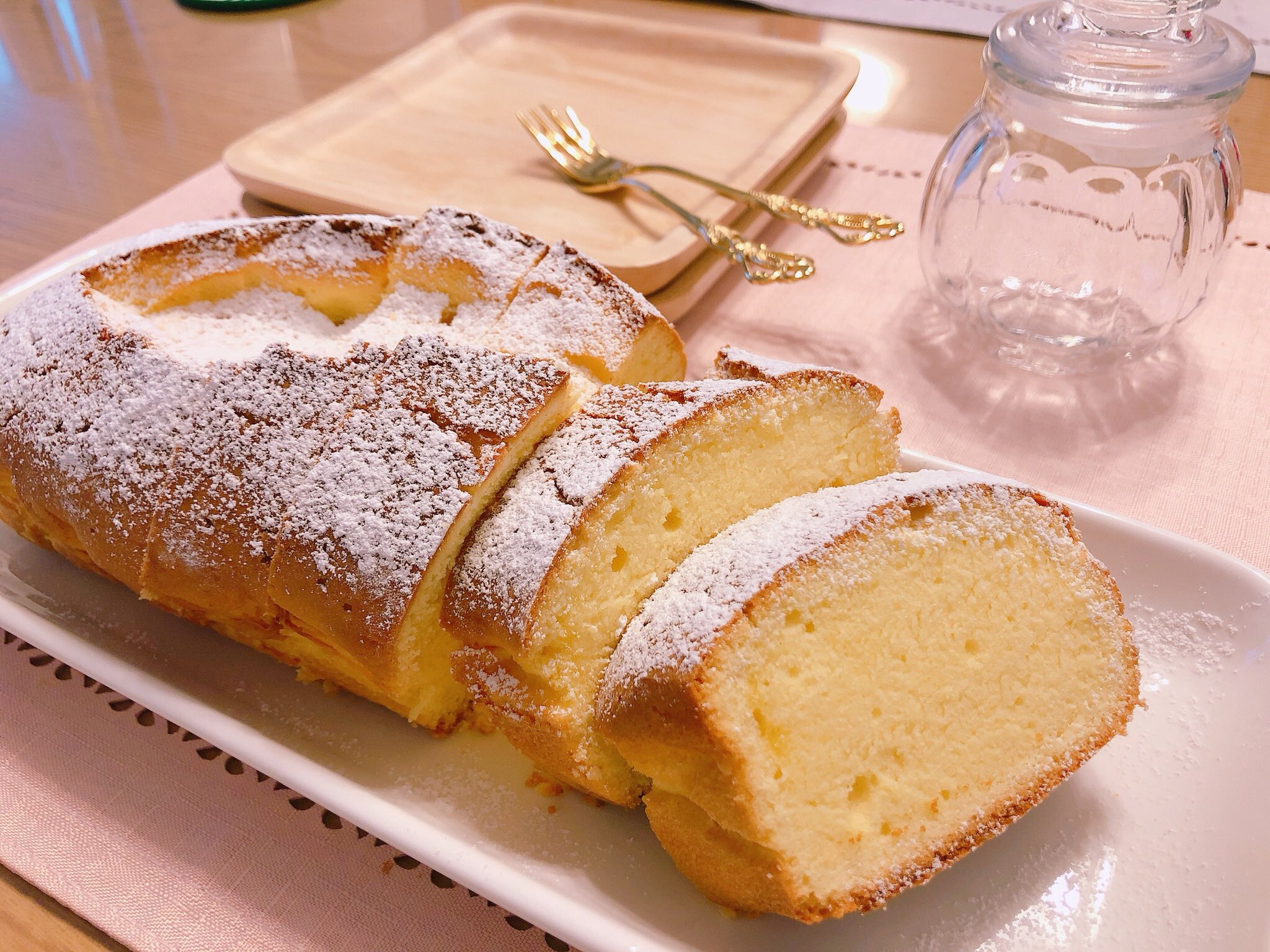 تويتر ちゃぽ على تويتر パウンドケーキ焼いたぞい٩ W وナッツとかバナナとかチョコとか迷ったけどプレーンにした 外はサクサク中はしっとりでうんまぁ パウンド型がないから牛乳パックで代用したんやけど概ね成功 W お菓子作り お菓子で