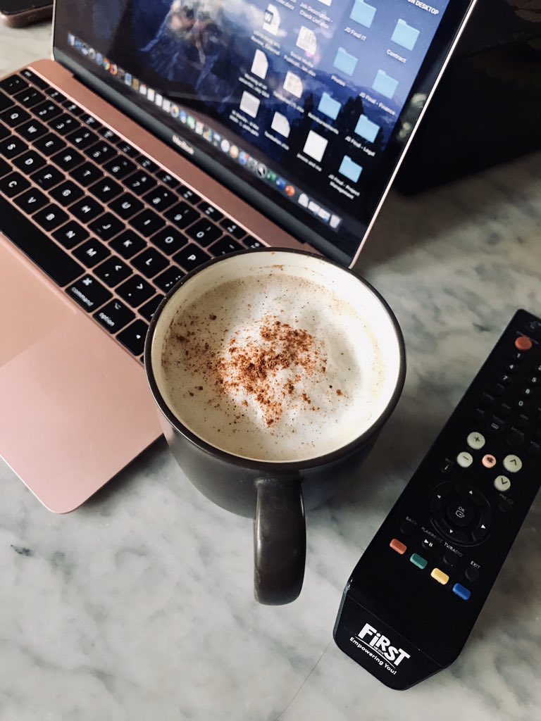 j0tweets's tweet photo. Simply heated lowfat milk (i love #susudiamond ),placed it in a mason jar, shakeshakeshake,poured it into hot mugga strong #starbucksitalianroast brew, sprinkled a pinch of organic #cinnamonpowder  from @clubsehatstore - voila frothy cappuccino #Happiness #WFH #STARBUCKSATHOME https://t.co/08GcplEU7g