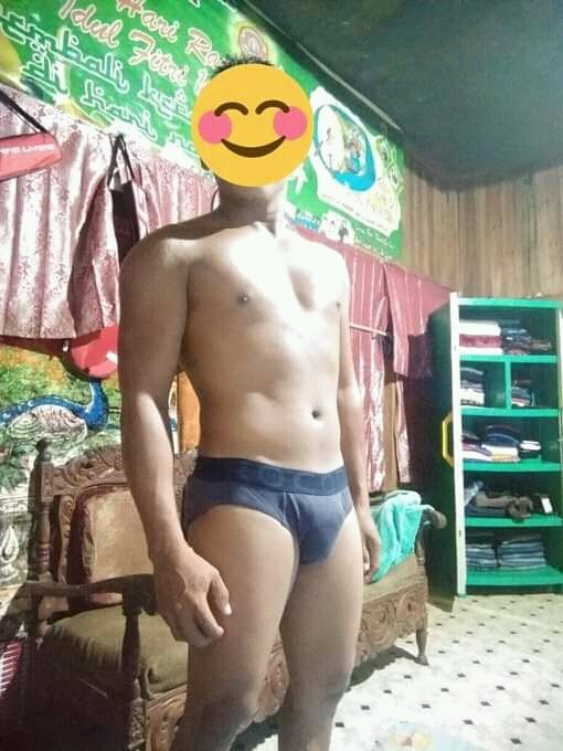 fanly1982's tweet photo. Siang 2 begini jadi sange https://t.co/rBJQ9QG2EW