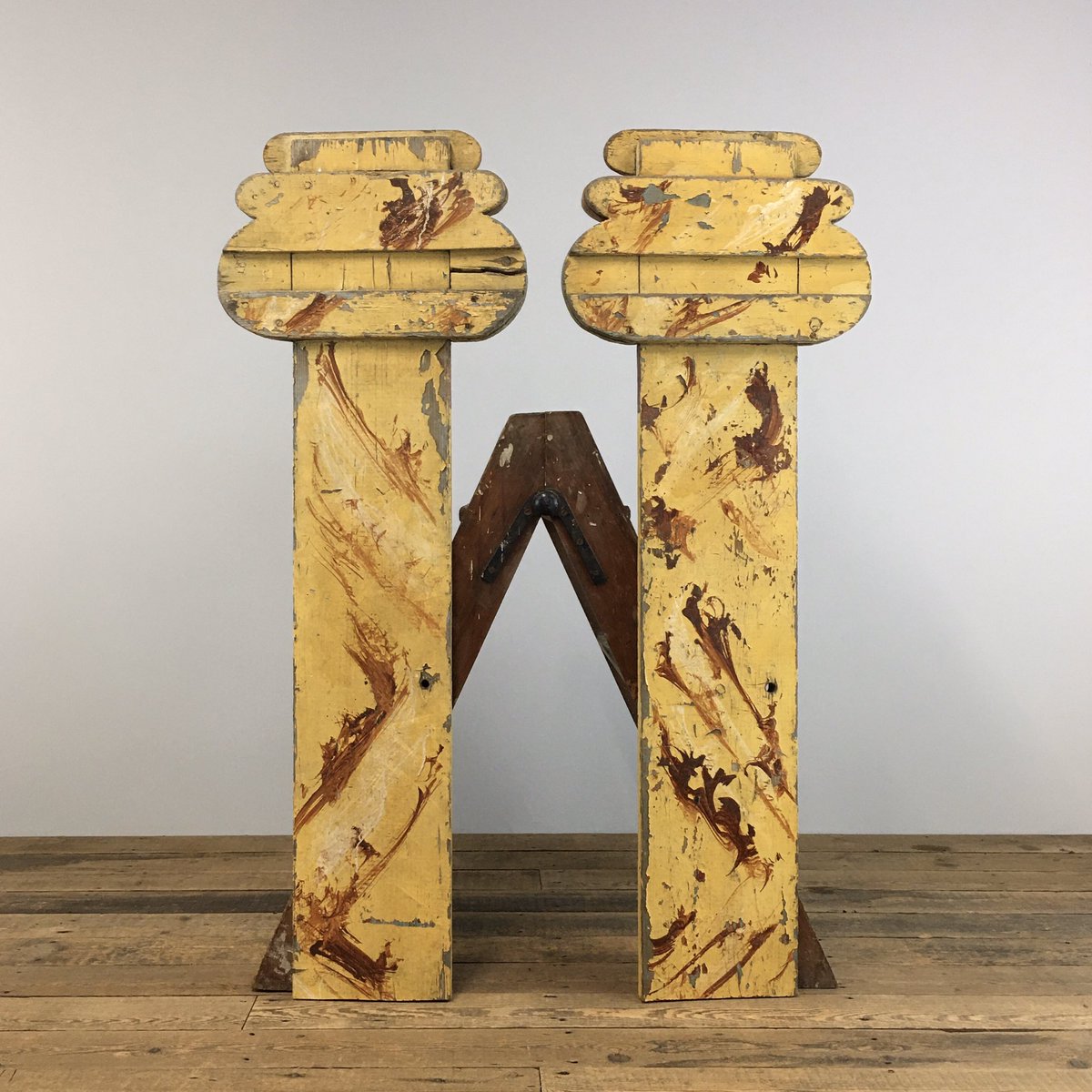 RailwayCotAntiq's tweet photo. Morning World 👋🏼🙂
I’m in a rush, so I’ll just leave these columns here and let you insert your own crap pun. It’s only a bit of fun... Seem fair? 😏👍🏼
https://t.co/aAm5Bm4sQU
H 120 x W 43 cm approx
#interiordesign #funfair #columns #flakeypaint #vintagefairground https://t.co/5XS4mEKZIc
