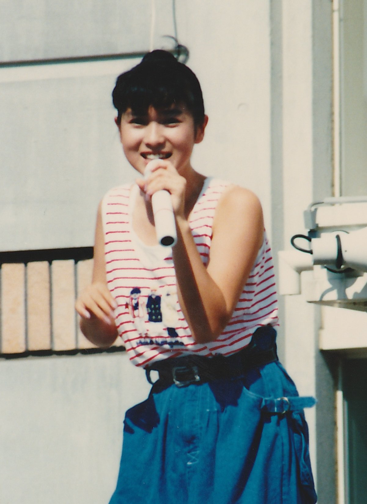 Twitter 上的 ぽんか そういや 色々荷物整理してて昔撮った西村知美の写真出てきた 考えてみれば この写真がアイドルさんを初めて撮った写真なんだよね 西村知美はよく握手会行ったわw T Co O7m5ajlupm Twitter