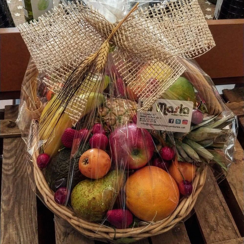 lamasiadelprat's tweet photo. Seguim fent paneres 🎁
Per què pot ser un bon regal d’aniversari, i a domicili 😉
#Paneres #Pagesia #productedeproximitat #elprat #regalaElPrat #ElPratdeLlobregat #AlPratEnsCuidem https://t.co/b5gkyDPETv