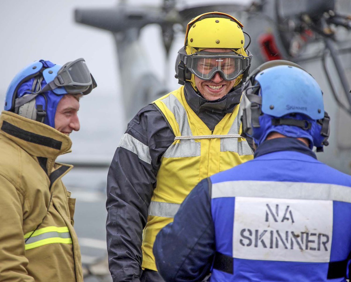 RNASCuldrose's tweet photo. โOperating the 3rd largest flight deck in the @RoyalNavy is only as good as the embarked flight deck teams. Both the aircraft engineers & the aircraft handlers are out in all weathers, day & night.โ #SafeInTheseHands ๐๐ฟ๐๐ฟ #ForwardPresence
๐ Read more: https://t.co/S2VAOI3XAS https://t.co/bEpqFSCDqE
