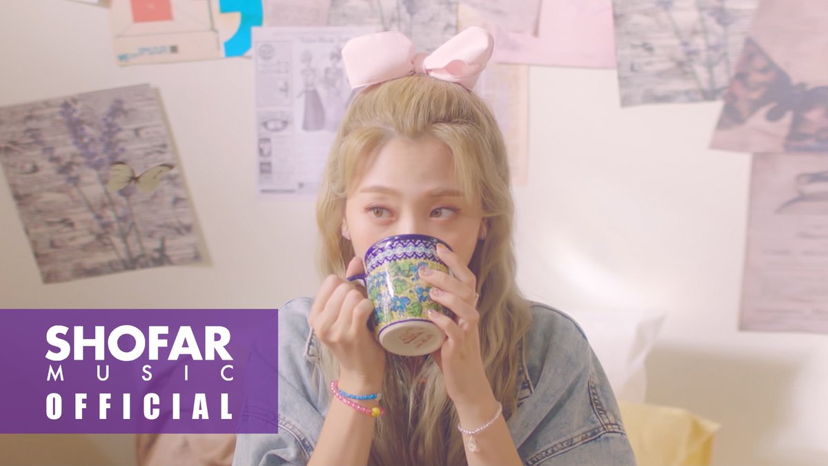 BOL4_Official's tweet photo. [Teaser]

볼빨간사춘기 - 나비와 고양이 (Feat. 백현(BAEKHYUN))
2020.05.07 (THU) 6PM Pre-Release

📽 https://t.co/Osx7lKedMA

#볼빨간사춘기 #나비와고양이 #사춘기집2 #꽃본나비 #BOL4 #ShofarMusic #쇼파르뮤직 https://t.co/rKJqPVjr3e