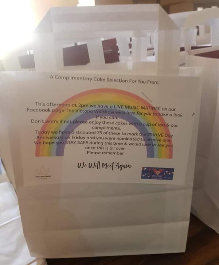 juebee19's tweet photo. A huge Thankyou to @infovicwalshaw for inviting @BeaconService to nominate people to receive cakes to celebrate #VEDay75 It brightened up so many peoples day &amp; people loved the musical matinee! @BuryVCFA @BOBVA4 @NHSBuryCCG @burylco @GeorginaMcNult2 @KindBury #socialprescribing https://t.co/758b78KJvm