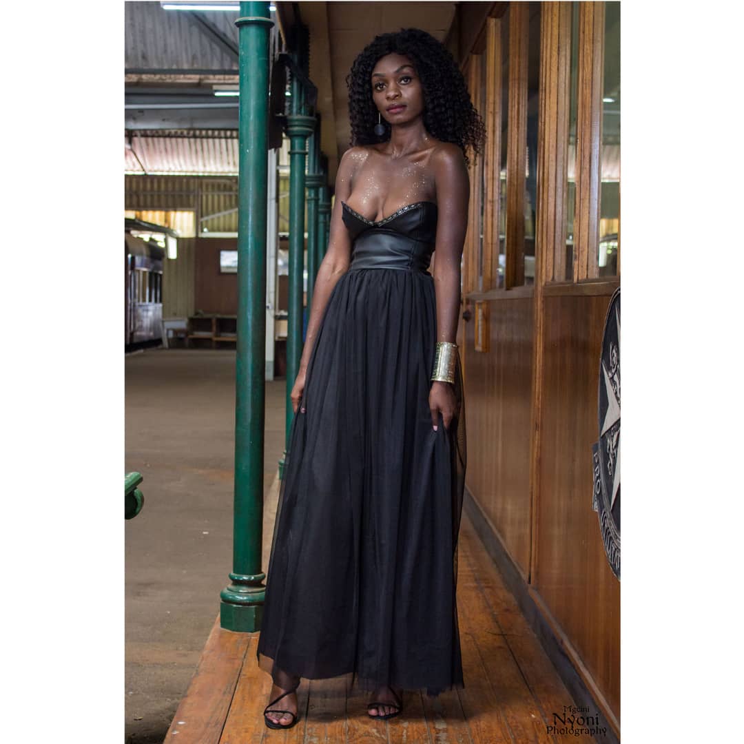 houseofmutu's tweet photo. *#LOCKDOWNZIM 🇿🇼*
#ShutDownCOVID19
#Masks4All
#mutuMasks
#fashionshow
#Zimphotographers
#ZimModels
#ZimDesigners
#FashionDesigner
@Echoes&Shadows
@HouseOfmutu.zw
@mutucouture
@Celine matches
@convergence.ZW
@Umceco.tv m
#SuiteNo.1
#UmcecoWayaWaya https://t.co/f83dFgJzFm