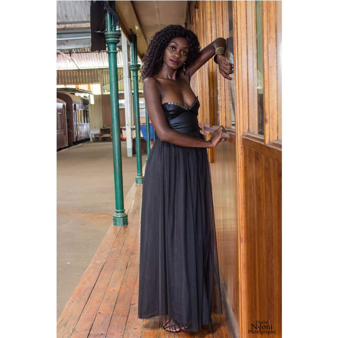 houseofmutu's tweet photo. *#LOCKDOWNZIM 🇿🇼*
#ShutDownCOVID19
#Masks4All
#mutuMasks
#fashionshow
#Zimphotographers
#ZimModels
#ZimDesigners
#FashionDesigner
@Echoes&Shadows
@HouseOfmutu.zw
@mutucouture
@Celine matches
@convergence.ZW
@Umceco.tv m
#SuiteNo.1
#UmcecoWayaWaya https://t.co/f83dFgJzFm