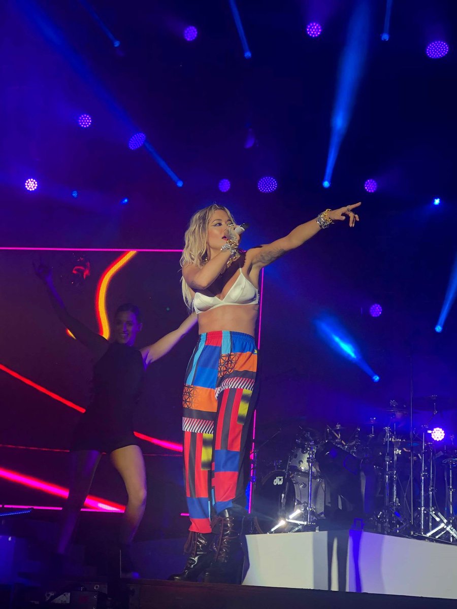 vikivelekei's tweet photo. I miss her so much🥺 @RitaOra
#EFOTT2019 https://t.co/TotpEMzLdH