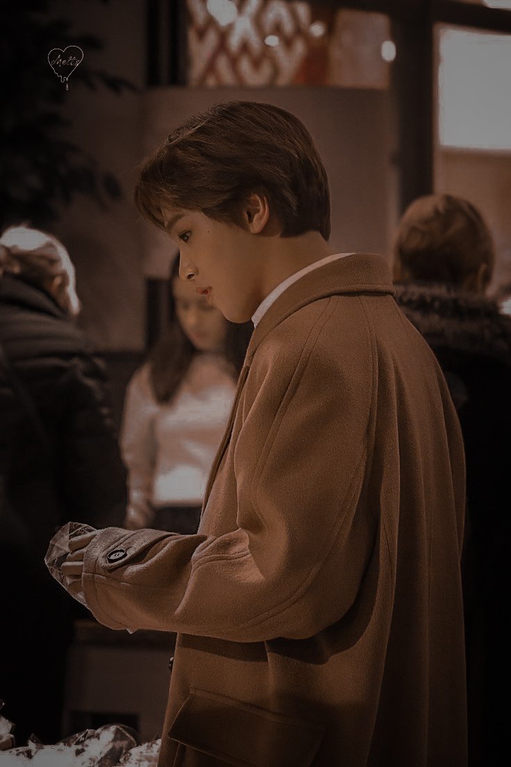 panglimabalap's tweet photo. ㅤㅤ
ㅤㅤㅤ
ㅤㅤDalam gelap, ia bernaung
ㅤㅤmenjadi 𝙢𝙖𝙟𝙚𝙣𝙪𝙣 𝙥𝙚𝙣𝙪𝙝 
ㅤㅤ𝙠𝙚𝙡𝙖𝙠𝙖𝙧 dalam senyap, ia
ㅤㅤbersenandung lantunan
ㅤㅤdoa-doa hambar penawar
ㅤㅤbenguk yang ia kandung
ㅤㅤ
ㅤㅤㅤ https://t.co/MqUYVhzrab