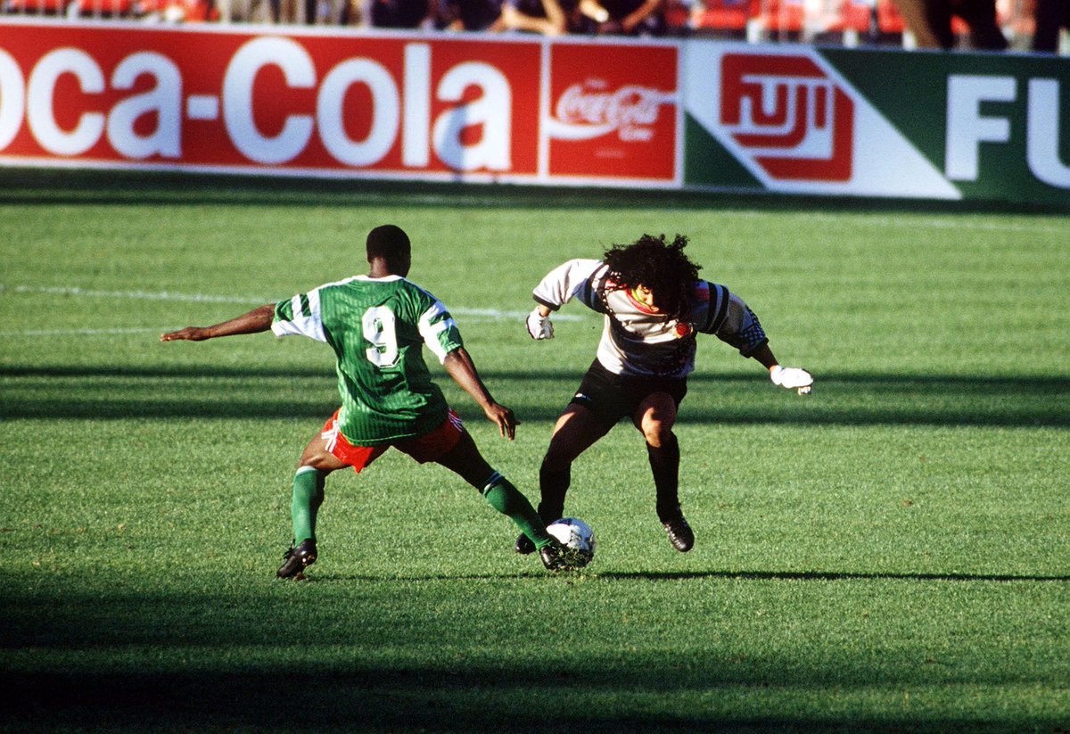  #LockdownKits Day 44: channeling Higuita. Love the fact that regardless of what colour this shirt was, the collar had to be neon lime & pink.