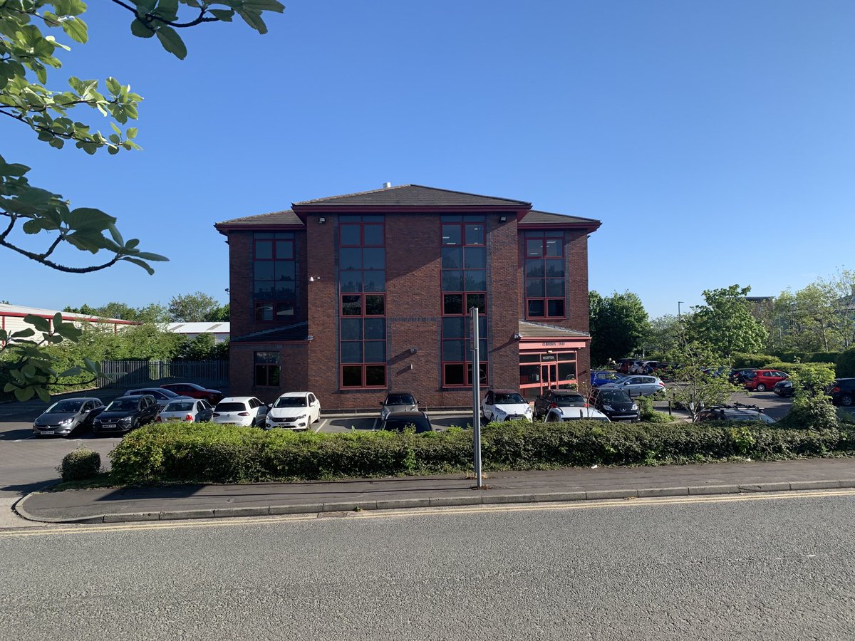 JamesTCobbler's tweet image. It’s great to see so many NHS key workers using our office car park for free this morning. I spoke to a nurse parking her car and she said it saves her 20 minutes a day walking to her ward.