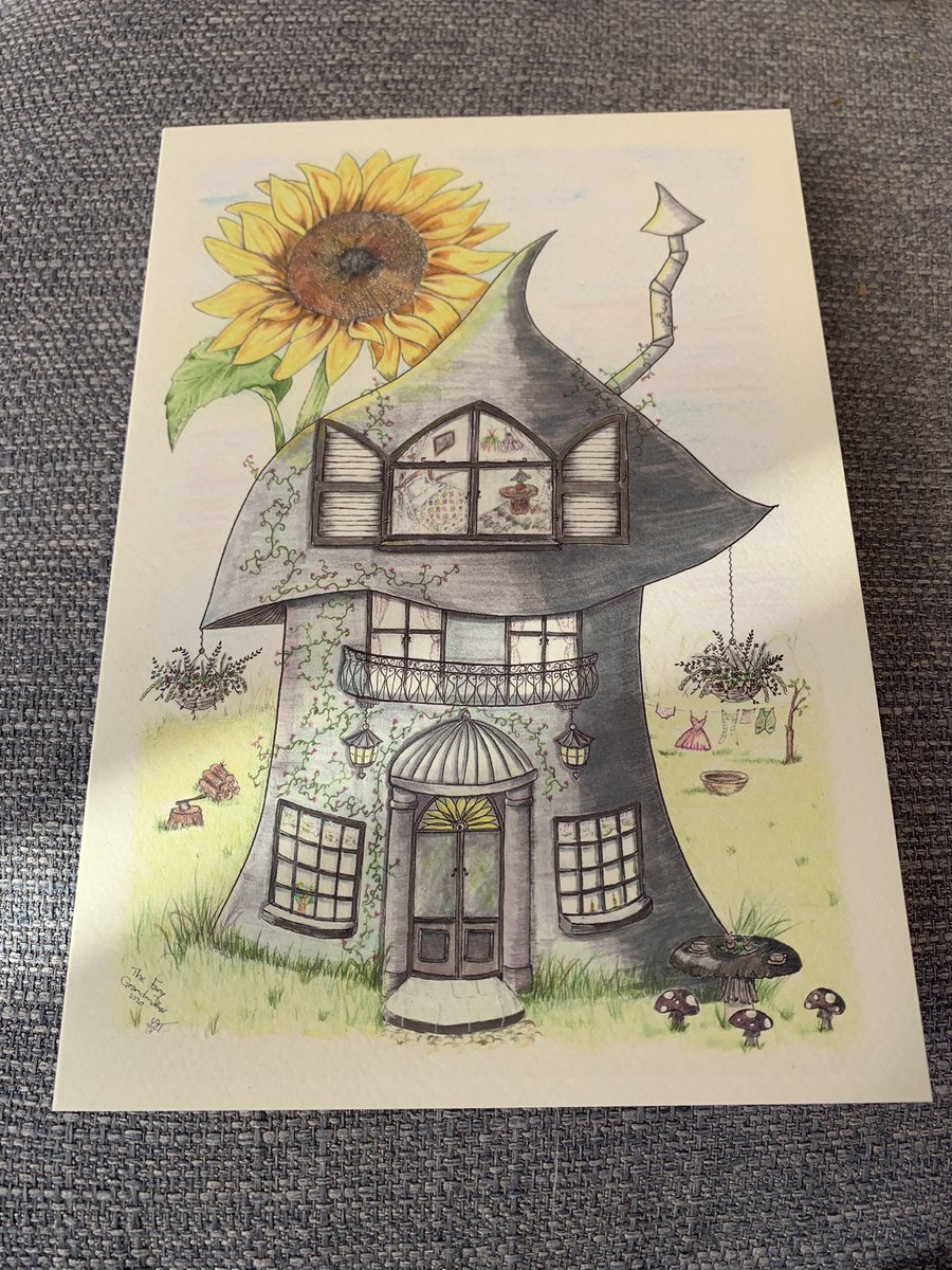GlosSunflowers's tweet photo. We have used modern technology and the old forgotten method of card writing to stay in touch with our Sunflowers Families during lockdown. A huge thank you to The Fairy Grandmother for designing these lovely cards which we sent out at the beginning of April. ❤️🌈🌻 #StayintheSun https://t.co/xmvKqqXJVQ