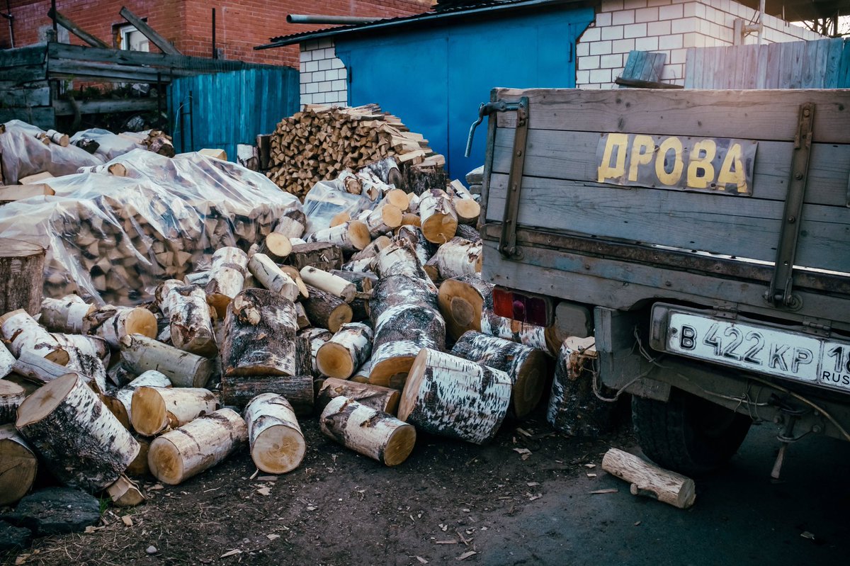 Дрова. Firewood. May 2020 #firewood #дрова #fujifilm_xseries #fujifilmx100s #everydayrussia #streetphotography #streetphotographyinternational #streetphoto_color #fujifilmphotos #fujifilmphotography #streetfoto #photographyislife #photographymagazine #photooftheday