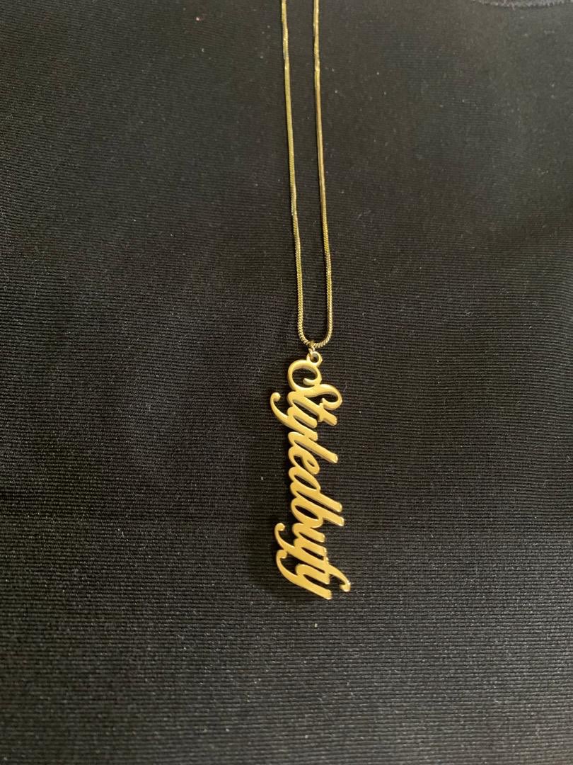 We are now taking orders for customized necklaces. Get a personalized gift this season. #7500- #10,000 depending on your design and size.Send a message for further inquiry.Pls help Rt