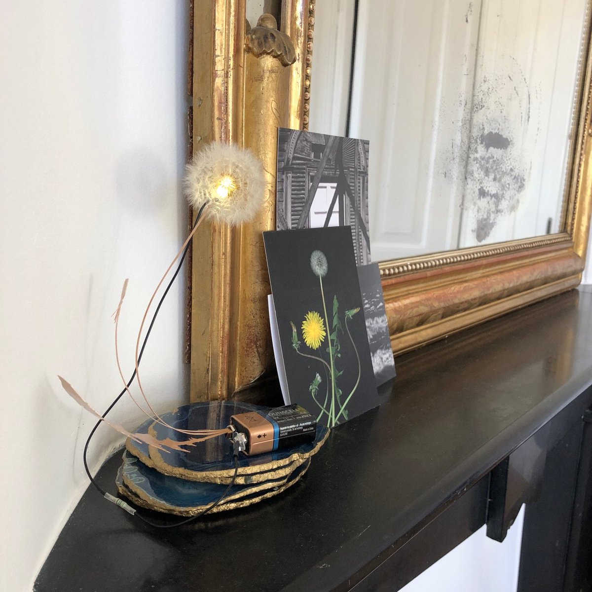 tweetlidi's tweet photo. #kunstgekocht DANDELIGHT van @StudioDrift. Their Franchise Freedom performance dedicated to healthcare workers and the 75th anniversary of Liberation Day was mesmerising https://t.co/AIu3GldCDB https://t.co/ncH2yz7o1S