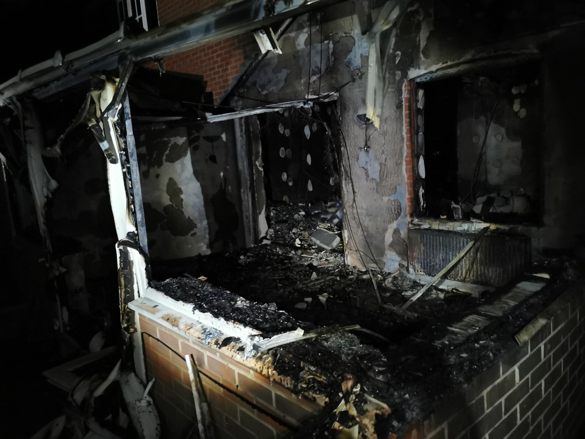 Tadley12's tweet photo. #Belllsdown 21:01 - MP10 property fire, Woolton Hill. @Hants_fire and @RBFRSofficial crews tackled a complex incident involving two properties. https://t.co/36H6JvIGZQ