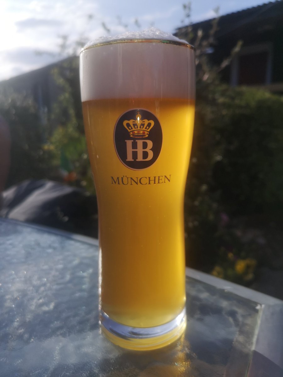 MaltcrackerInn's tweet photo. @Maltcracker Twinning glass and 2 beautiful beers! I got to enjoy mine in the evening sun. https://t.co/KJlVCuF3Mf