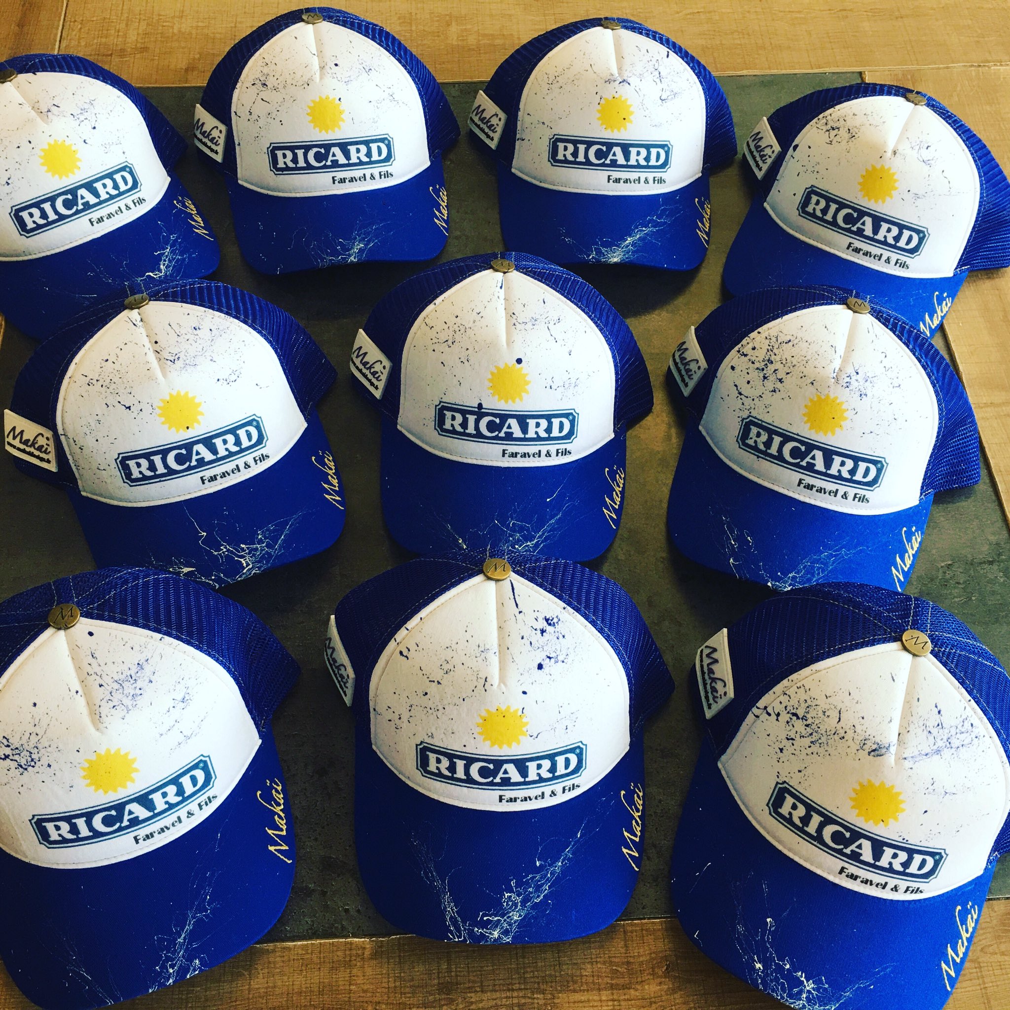 Makaï on X: Casquettes pour la team « Faravel & Fils »!!! Fais ta casquette  pour cet été ☀️ #casquette #ricard #madeinfrance🇫🇷   / X