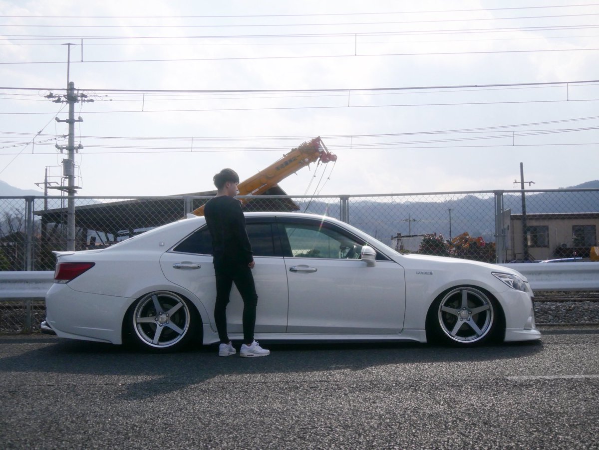 210crowns's tweet photo. 初めて固定ツイートをやってみます‼️
群馬で 21クラウン乗ってます！
まだまだな車ですがこれからも少しずつリメイクしていきます。
クラウン乗りの方、車好きの方こんな自分ですが宜しくお願いします🙇🏼

#1mmでもいいと思ったらRT
#車好きの人RT
#車好きな人と繋がりたい
#21クラウン https://t.co/EhlNI4Qa8T