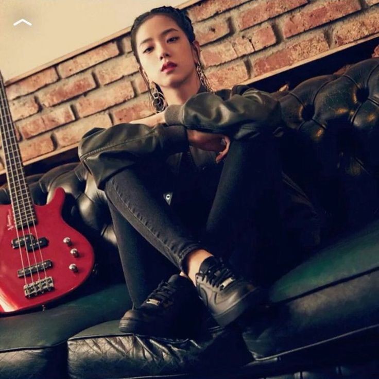 jisoosassy's tweet photo. girl crush https://t.co/e3GBD1I7Ld
