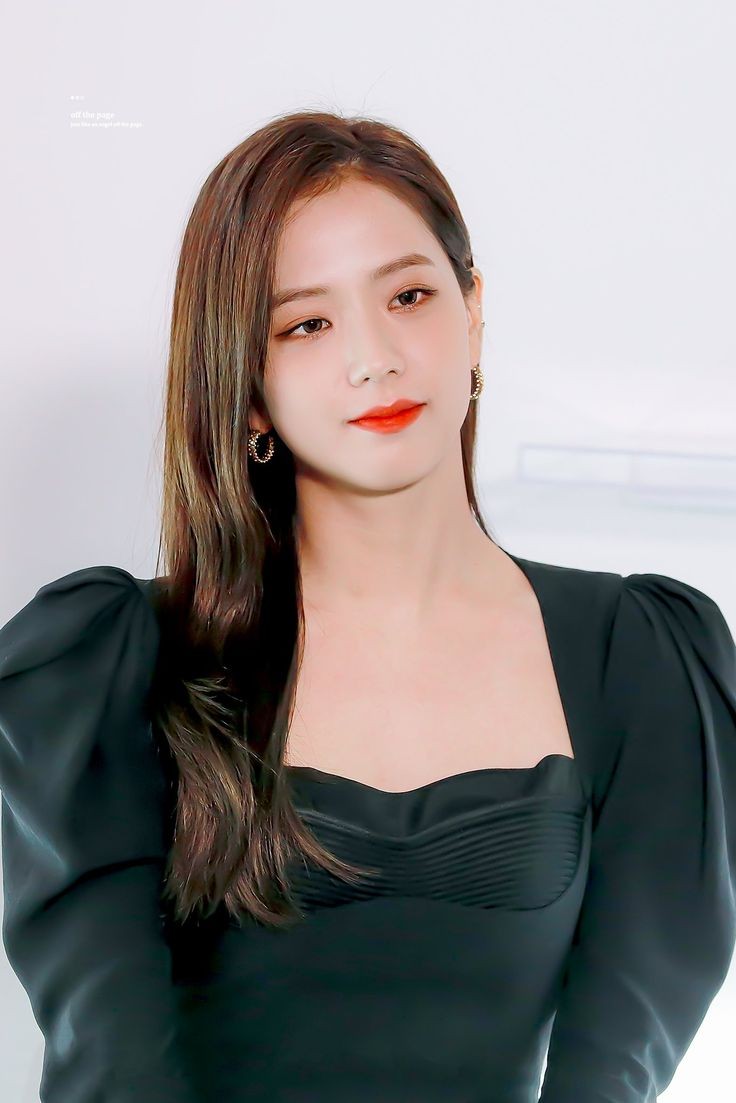 jisoosassy's tweet photo. no words can explain her beauty. https://t.co/eDBK3VqmZB