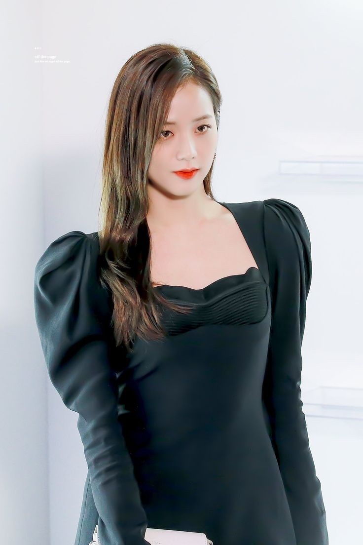 jisoosassy's tweet photo. no words can explain her beauty. https://t.co/eDBK3VqmZB
