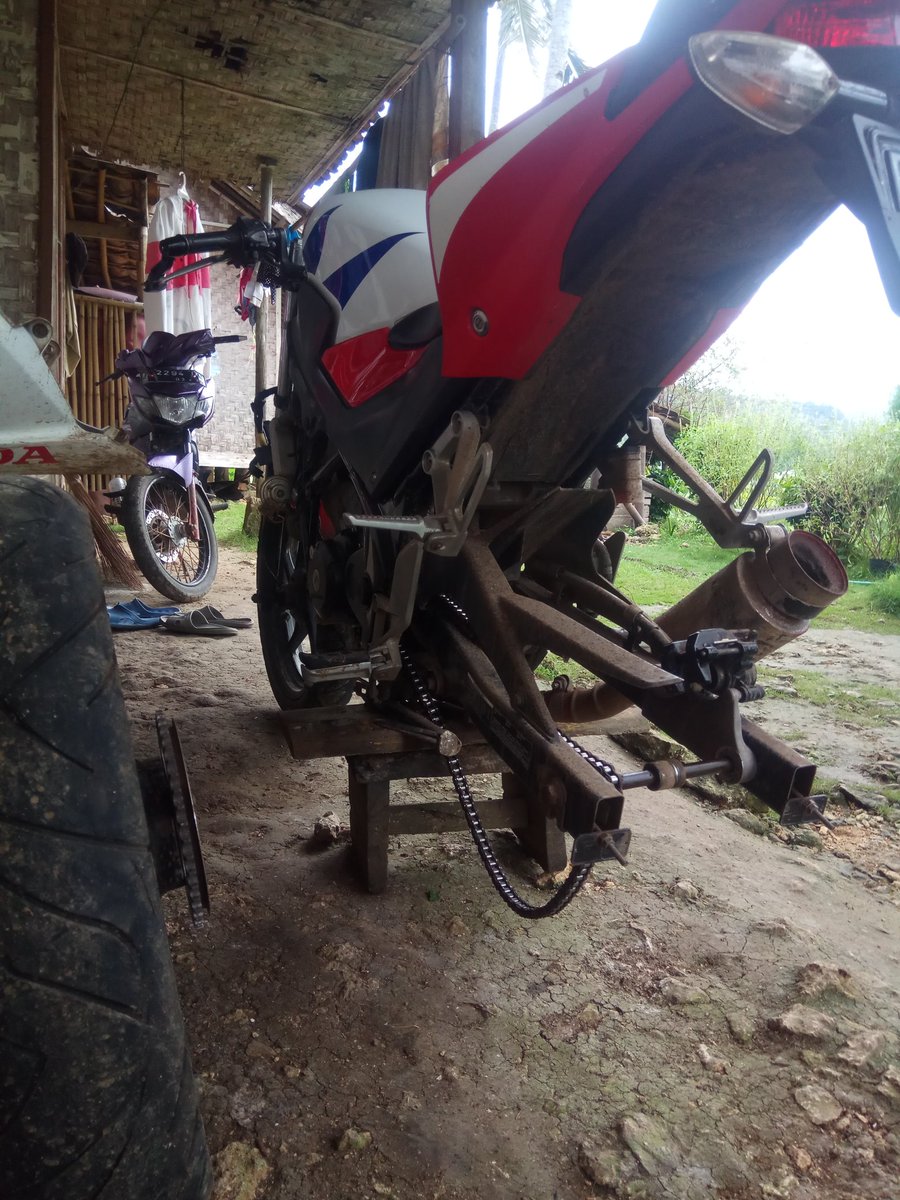 denindra46's tweet photo. Mobil mana mobil...
Ieu motor
1 di bengkel
1 ban bocor
1 kesayangan can beres bongkar
Kajaba ek liar

Rasanya kayak di tinggal pas lagi sayang-sayangnya !!!

(Nasibbbbbb nasibbbbbb) https://t.co/S5NMDnPEdb