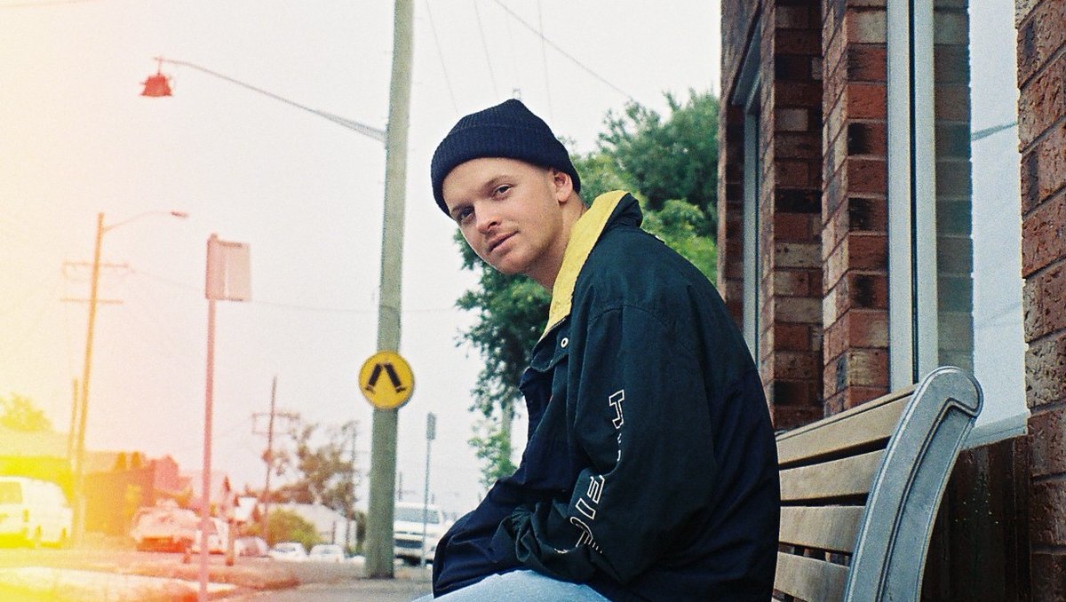 wearegoingsolo's tweet photo. Fans of Rhye will love 'aporia', the new single by Australian contemporary R&amp;B artist @jvlyxx 

https://t.co/3bv0BXtX86 https://t.co/X9wFi5u0c1