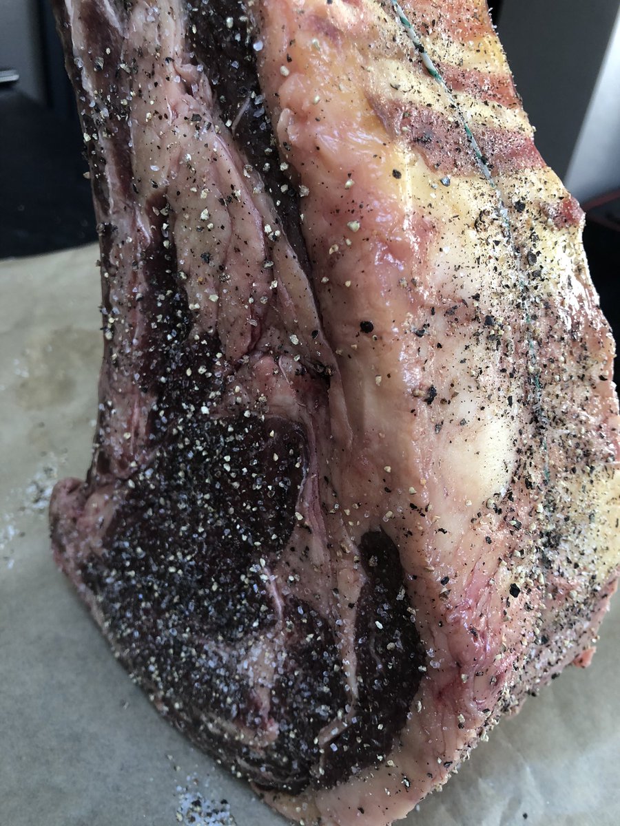 alanpaton7's tweet photo. Getting ready to put on @KamadoJoeUK beef from @deersbrookfarm #grassfed #8yrold #cowbeef 🔥🔥🔥 https://t.co/DynjICEfMB
