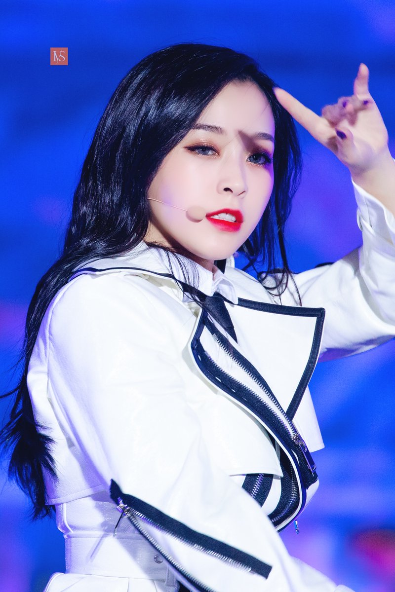 S_invincible's tweet photo. 191001 드림캐쳐 가현 광화문
 
#드림캐쳐 #DREAMCATCHER 
#가현 #GAHYEON
@hf_dreamcatcher https://t.co/FVRUKa9oDQ