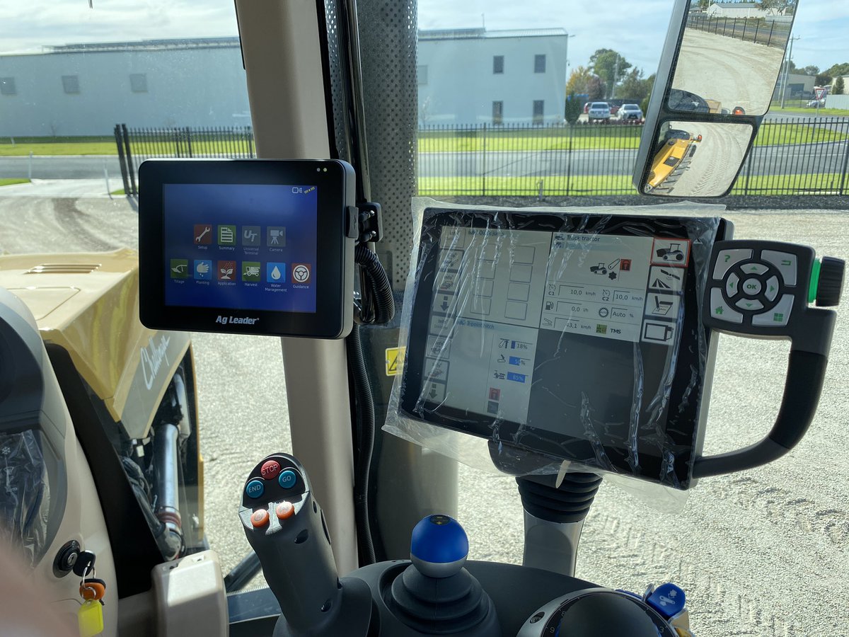 tonk_elec's tweet image. New Challenger MT738 in the shop for some @AgLeaderTech .
#InCommand800 display, #SteerCommand Integrated autosteer system &amp;amp; RTK GPS7500 receiver @agleaderAP